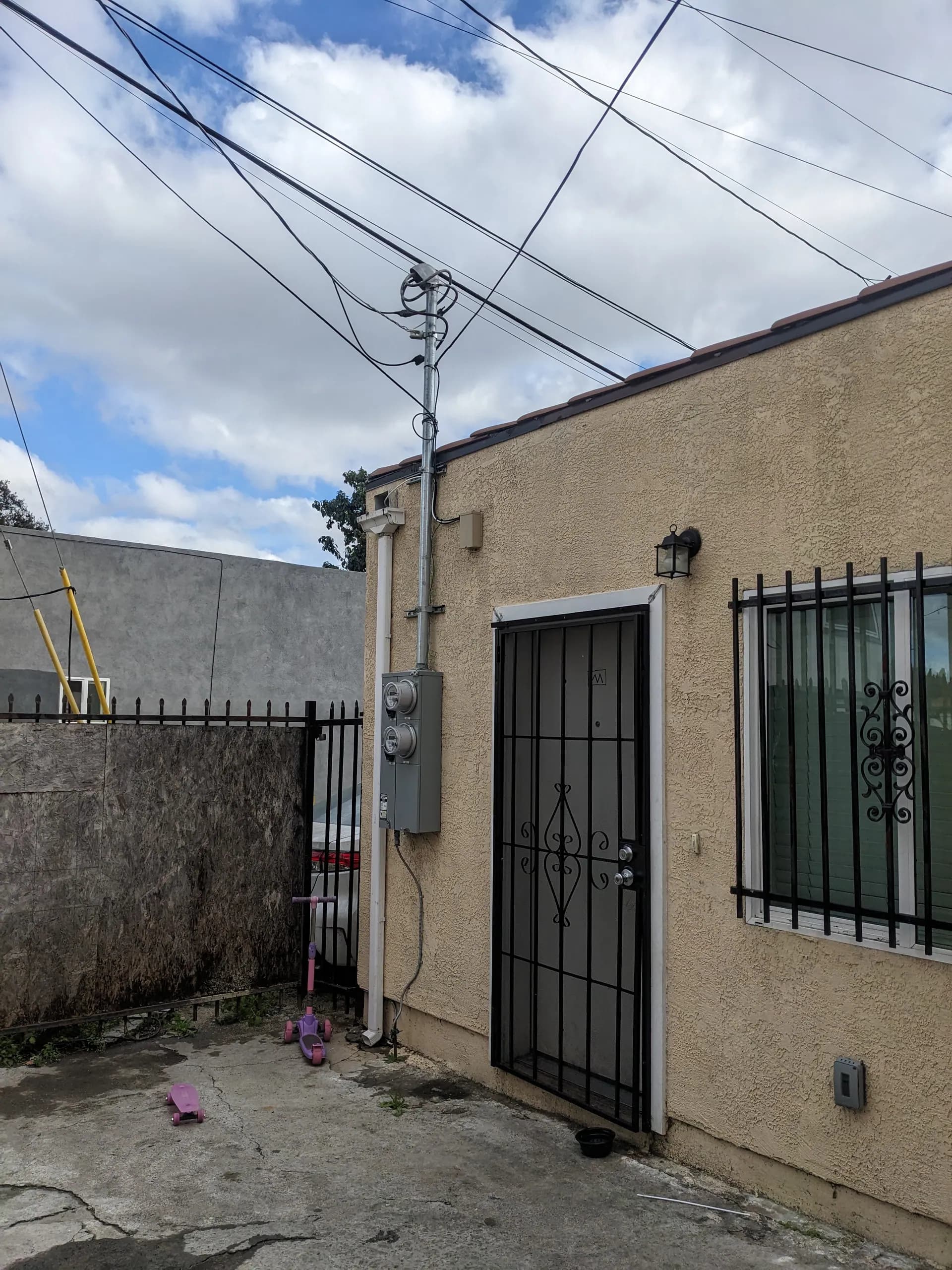 Electrical panel replacement and upgrade by licensed electrician in Los Angeles