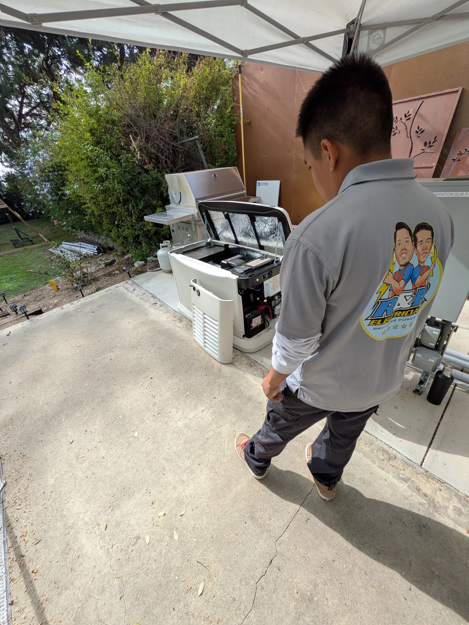 Generator hookup and transfer switch installation in Los Angeles home